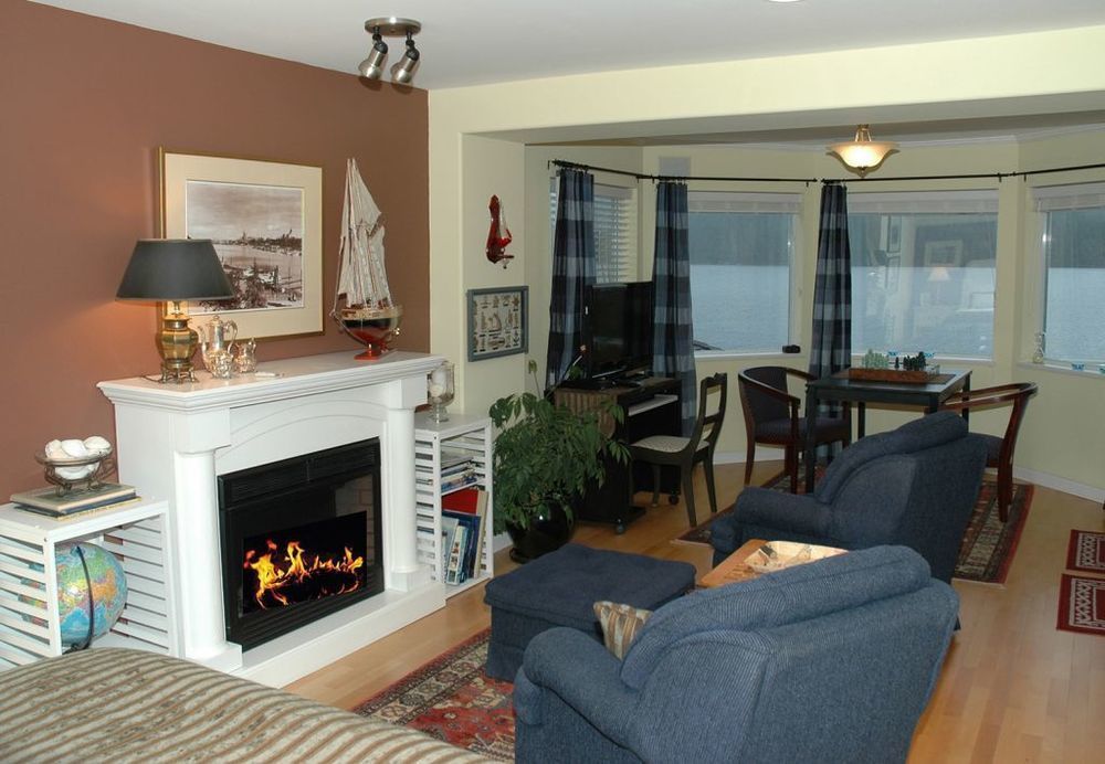 At The Shore Bed And Breakfast Sechelt Exterior photo